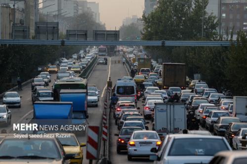 ترافیک سنگین در اغلب بزرگراه ها و آزادراه های پایتخت