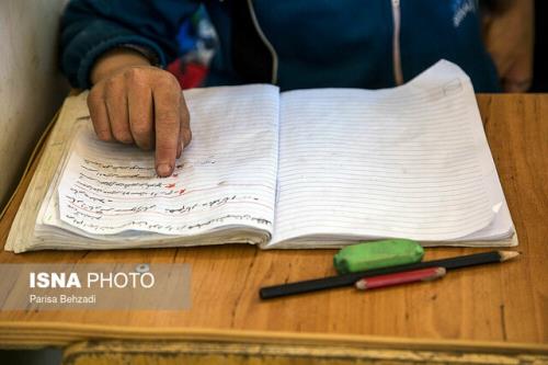 تمام مدارس شهرهای سیستان دو شیفته اند