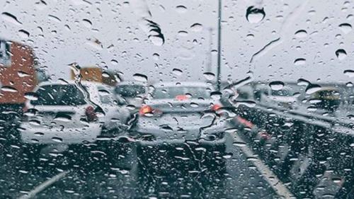 افزایش ترافیک صبحگاهی در بزرگراه های پایتخت به دنبال بارش برف و باران