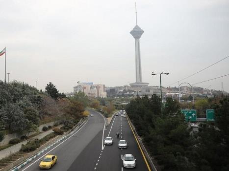 ترافیک معابر و بزرگراه های پایتخت عادی و روان است