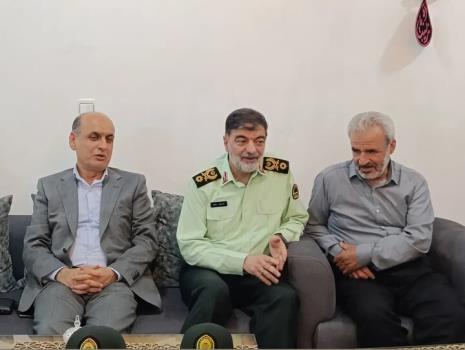 دیدار سردار رادان با خانواده شهید امنیت حسن عشوری در رودسر
